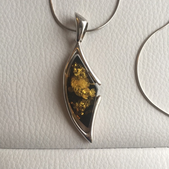 Green Amber Sterling Silver Necklace - Picture 1 of 4